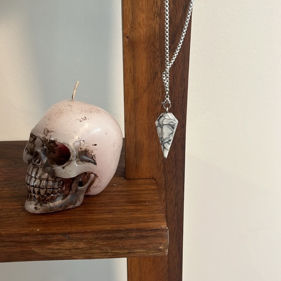 Skull Bleeding candle - Picture 4 of 4